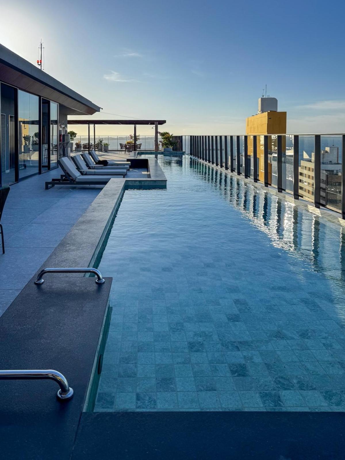 Novo Studio Com Rooftop Vista Mar E Piscina Com Borda Infinita - Bairro Privilegiado, Proximo Aos Principais Pontos Turisticos De Salvador