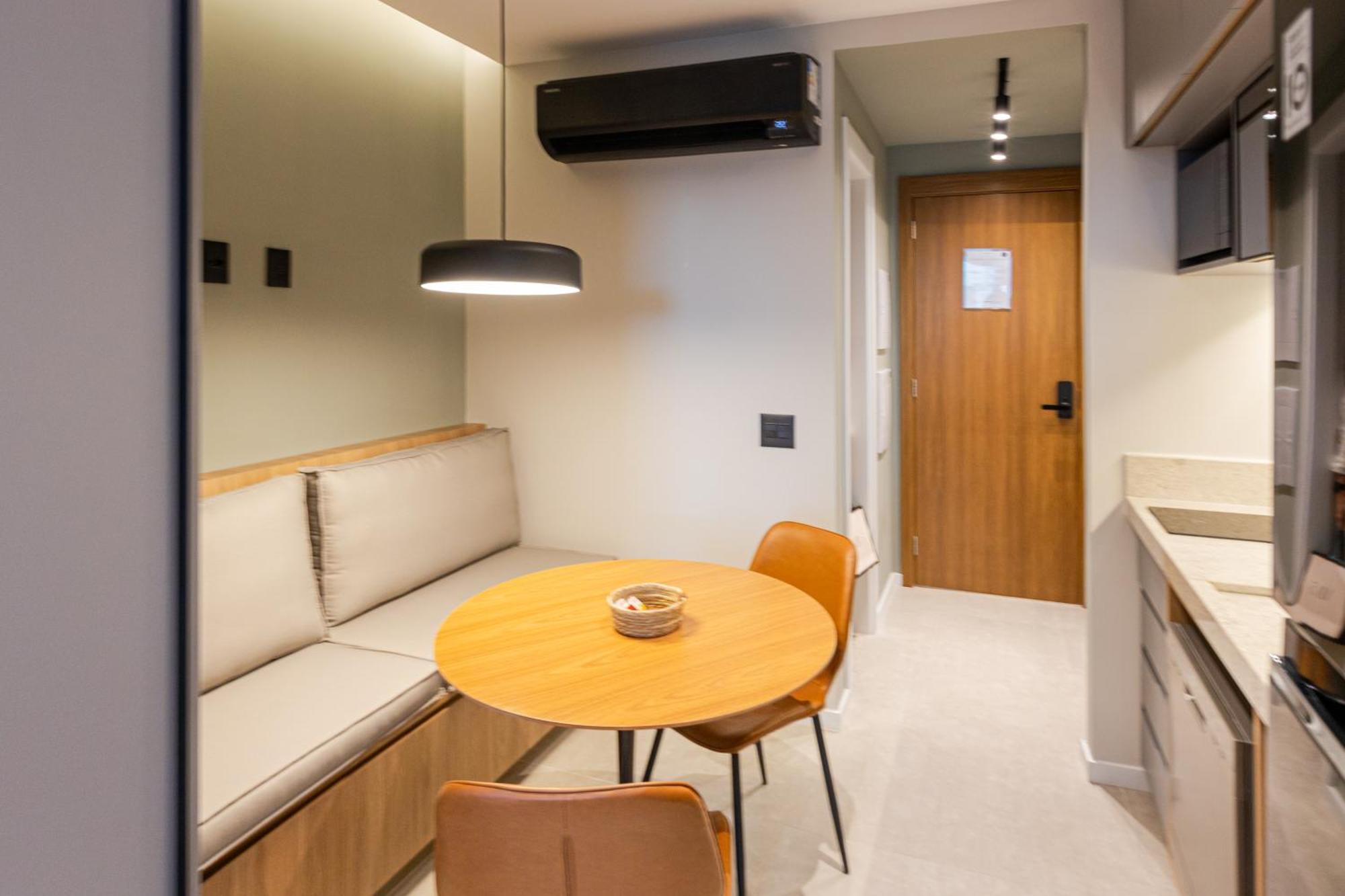 Novo Com Rooftop Vista Mar E Piscina Com Borda Infinita - Estacionamento, Portaria 24hr, Proximo Aos Principais Pontos Turisticos De Apartamento Salvador